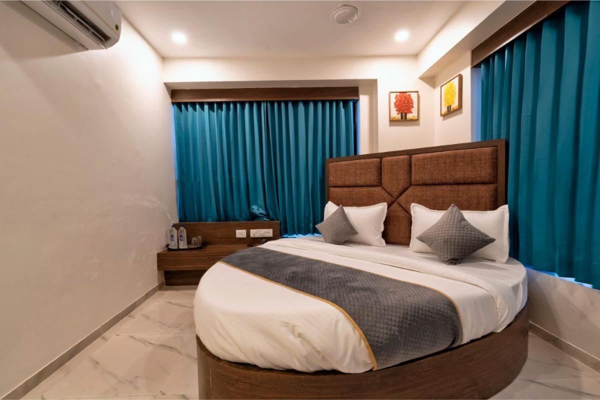 Hotel Royal 24 Ahmedabad Exterior foto